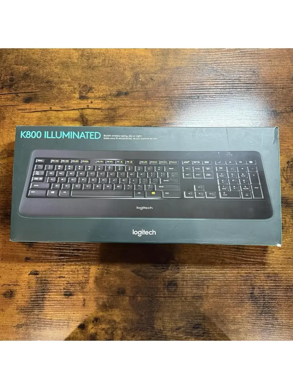 Logitech K800 Illuminated Wireless Keyboard w/ dongle, cable, box - Excellent